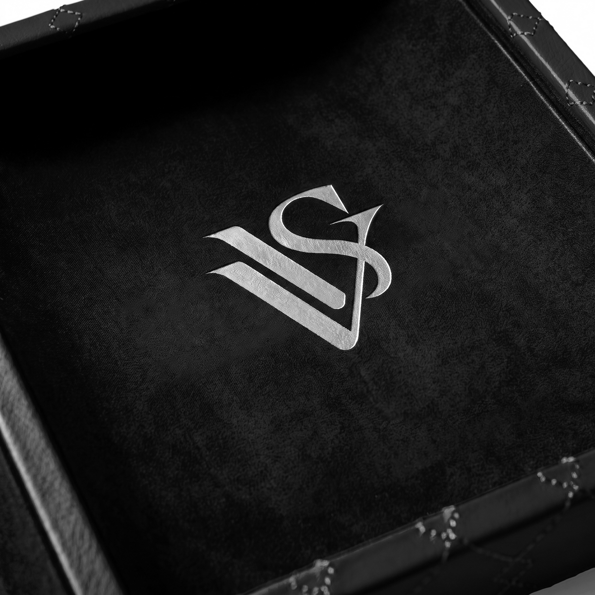 VVS Leather Dresser Caddy